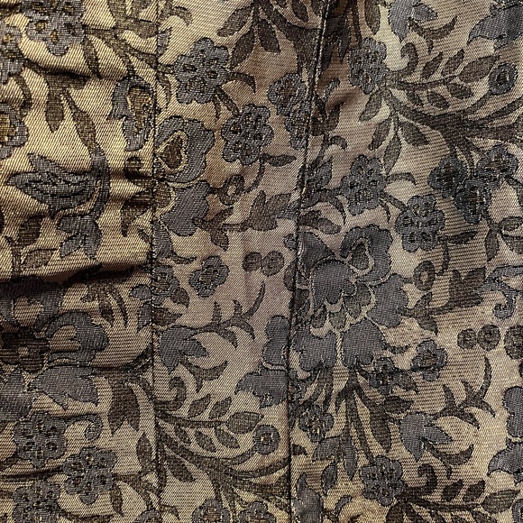 And Taylor, sleeveless blouse, size 4, gold and gray pattern - Picture 3 of 4